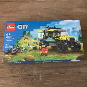 Lego City 4x4 Off-Road Ambulance Rescue